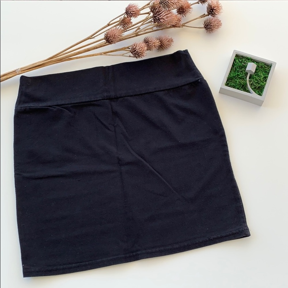 Basic Black BodyCon Mini Skirt - Black